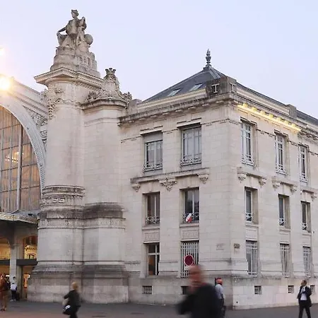 Le Camelia Proche Aeroport Appartamento Tours