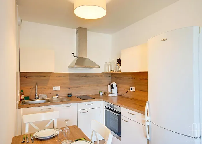 Le Camelia Proche Aeroport *